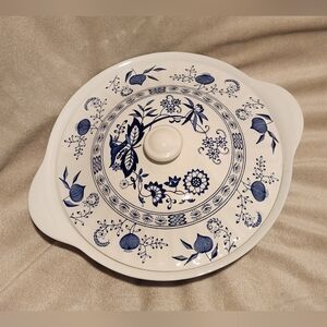 J&G Meakin Blue Nordic Covered Soup Tureen, Blue Onion Pattern